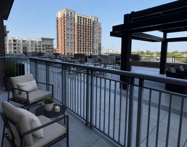 4899 Montrose Boulevard - Photo Thumbnail 10
