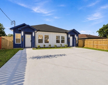 4606 Mallow Street - Photo Thumbnail 2