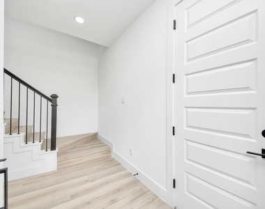 4410 Allen Street - Photo Thumbnail 4