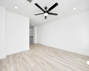 4410 Allen Street - Photo Thumbnail 12