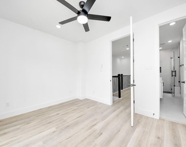 4410 Allen Street - Photo Thumbnail 17