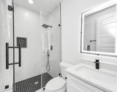 4410 Allen Street - Photo Thumbnail 7
