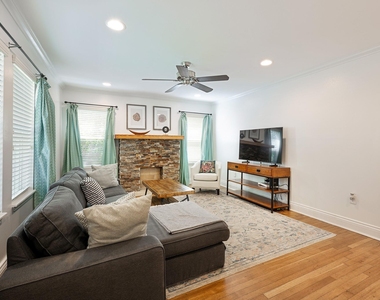 1811 Marshall Street - Photo Thumbnail 1