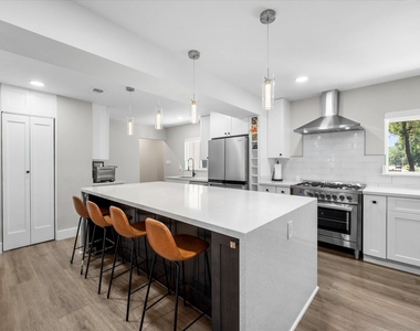 8202 Argentina Street - Photo Thumbnail 17