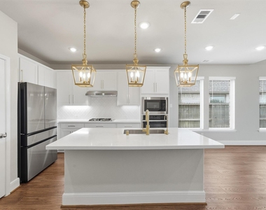 2539 Lilac Point Lane - Photo Thumbnail 5