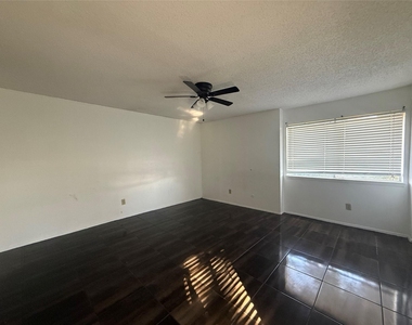 8498 Dairy View Lane - Photo Thumbnail 9