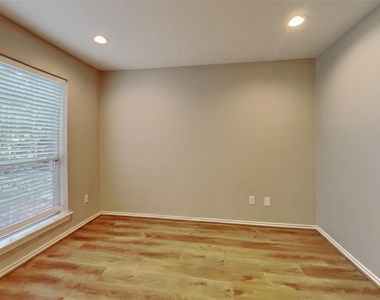 22076 Knights Cove Drive - Photo Thumbnail 7