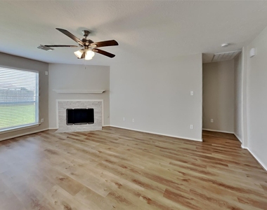 22076 Knights Cove Drive - Photo Thumbnail 3