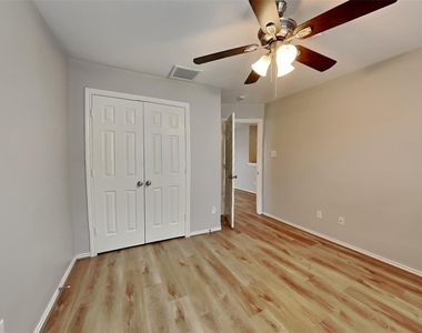 22076 Knights Cove Drive - Photo Thumbnail 12