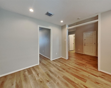 22076 Knights Cove Drive - Photo Thumbnail 6