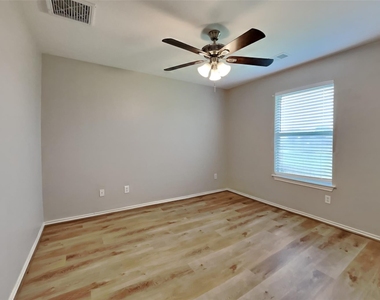 22076 Knights Cove Drive - Photo Thumbnail 17