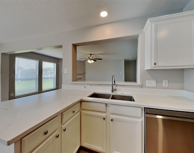 22076 Knights Cove Drive - Photo Thumbnail 4