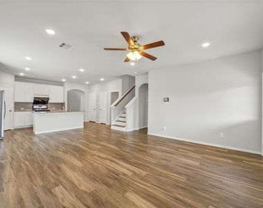 8506 Lagosta Lane - Photo Thumbnail 12
