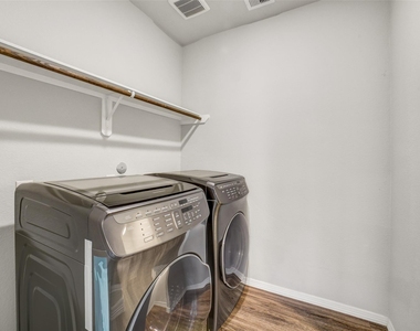 8506 Lagosta Lane - Photo Thumbnail 4