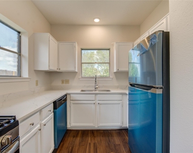308 N Ranch House Road - Photo Thumbnail 10