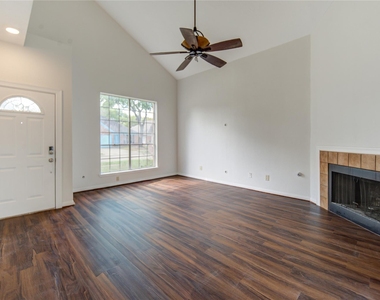 308 N Ranch House Road - Photo Thumbnail 3