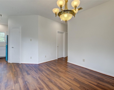 308 N Ranch House Road - Photo Thumbnail 8