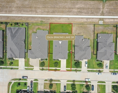 23434 Bracino Lake Drive - Photo Thumbnail 28