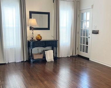 4705 Park Drive - Photo Thumbnail 11