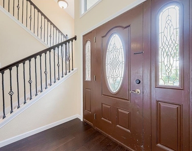 2039 Shorewood Lane - Photo Thumbnail 3