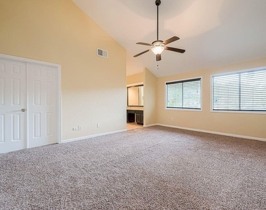 2039 Shorewood Lane - Photo Thumbnail 32