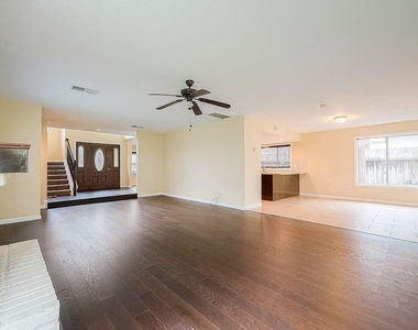 2039 Shorewood Lane - Photo Thumbnail 14