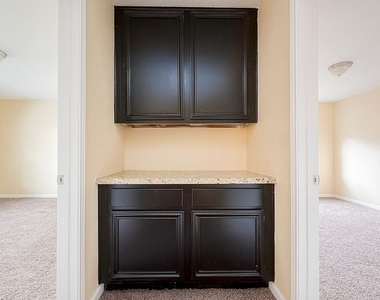 2039 Shorewood Lane - Photo Thumbnail 40