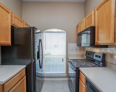 2710 Grants Lake Boulevard - Photo Thumbnail 8