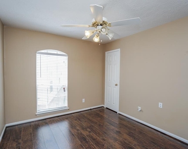 2710 Grants Lake Boulevard - Photo Thumbnail 15