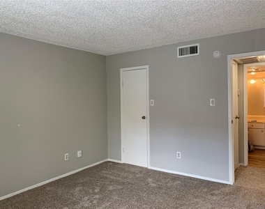 10049 Westpark Drive - Photo Thumbnail 8