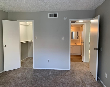 10049 Westpark Drive - Photo Thumbnail 11