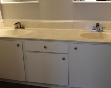 10049 Westpark Drive - Photo Thumbnail 26