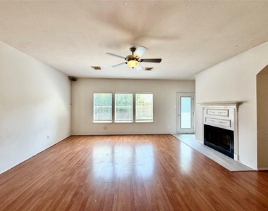 2305 Ames Street - Photo Thumbnail 4