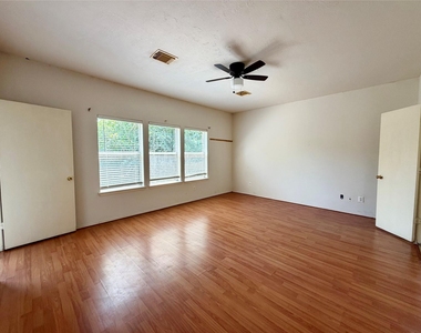 2305 Ames Street - Photo Thumbnail 9