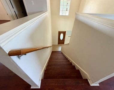 2305 Ames Street - Photo Thumbnail 15