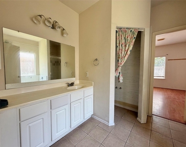 2305 Ames Street - Photo Thumbnail 11
