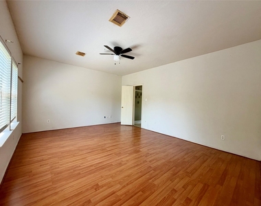 2305 Ames Street - Photo Thumbnail 10