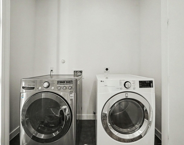 910 W 19th Street - Photo Thumbnail 19