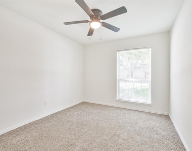 9719 Halkirk Street - Photo Thumbnail 20