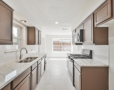 9719 Halkirk Street - Photo Thumbnail 9