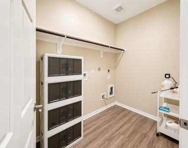 6606 E Crosstimbers Street - Photo Thumbnail 14