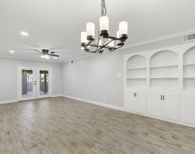 13010 Trail Hollow Drive - Photo Thumbnail 8