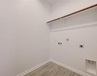 4203 Maple Glen Drive - Photo Thumbnail 26