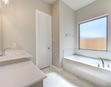 4203 Maple Glen Drive - Photo Thumbnail 17