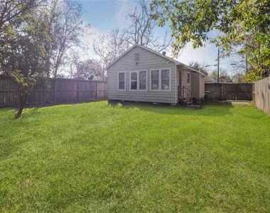 218 E Hunnicutt Street - Photo Thumbnail 10