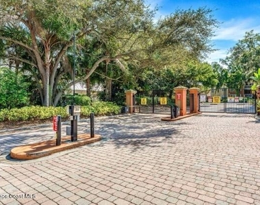 225 S Tropical Trail - Photo Thumbnail 11