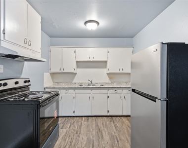 6318 Laramie Street - Photo Thumbnail 7