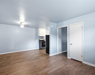 6318 Laramie Street - Photo Thumbnail 5
