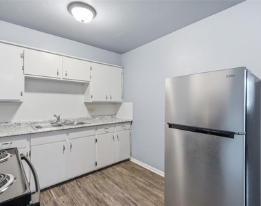 6318 Laramie Street - Photo Thumbnail 9