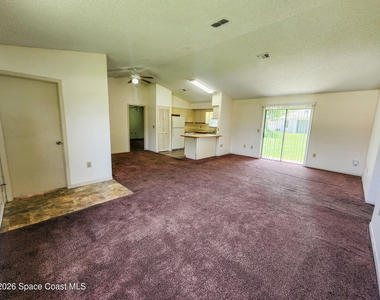 821 Hawaii Avenue Nw - Photo Thumbnail 3